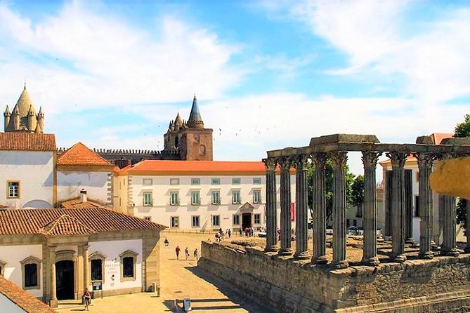 Evora & Alentejo Wine Region Private Luxury Tour - Inside the Cathedral of Évora