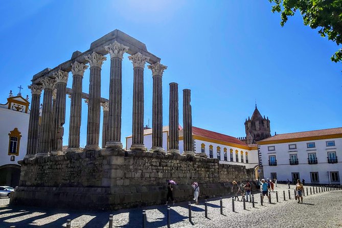 Evora & Alentejo Wine Region Private Luxury Tour - Walking through Évora’s historic center