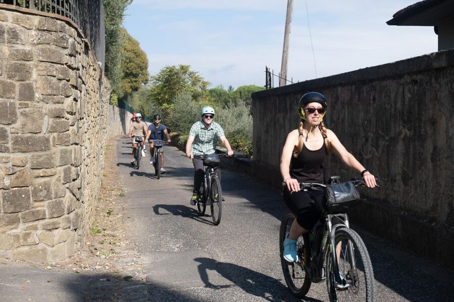 Florence: Chianti E-Bike Tour with Tuscan Lunch & Winery - How much value you get for $175