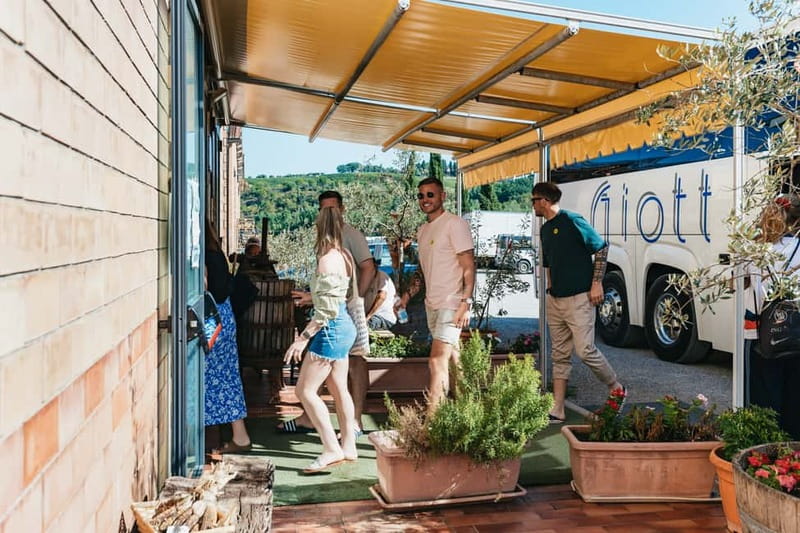 Florence: Chianti Wineries Tour with Wine Tasting - Morning or afternoon: choose with care