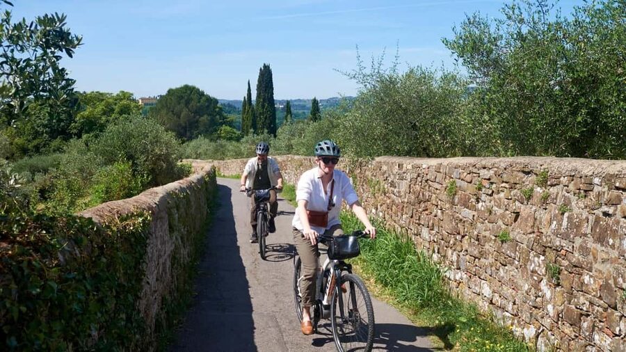 Florence: E-Bike Tour in Tuscany with Winery & Wine Tasting - From Florence’s Oltrarno to the open hills