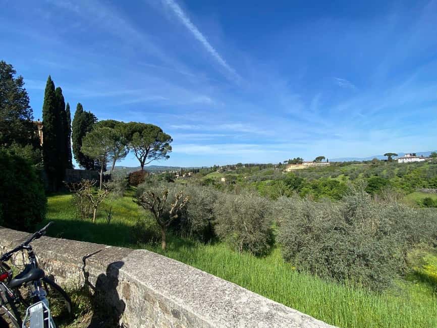 Florence: E-Bike Tour in Tuscany with Winery & Wine Tasting - What the e-bike changes on the hills