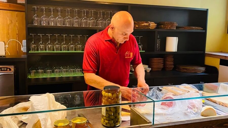 Florence Wine &Food: Taste Tuscan Flavors in Historic Cellar - Why the cellar setting works