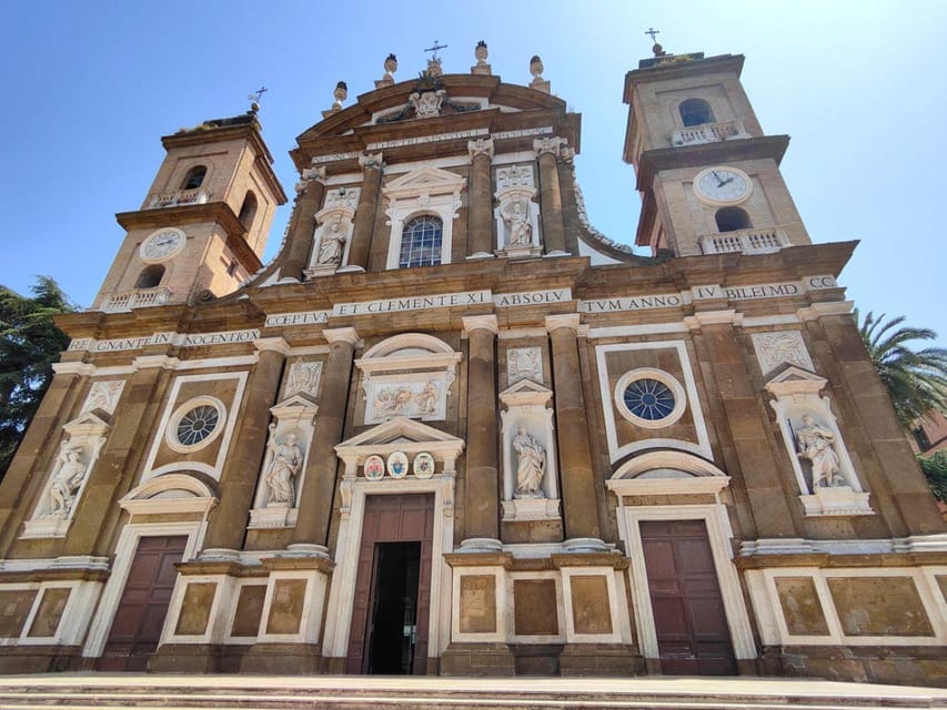 Frascati Private Tour w/ Lunch & Wine Tasting in a Vineyard - Piazza del Gesù and Piazza Paolo III