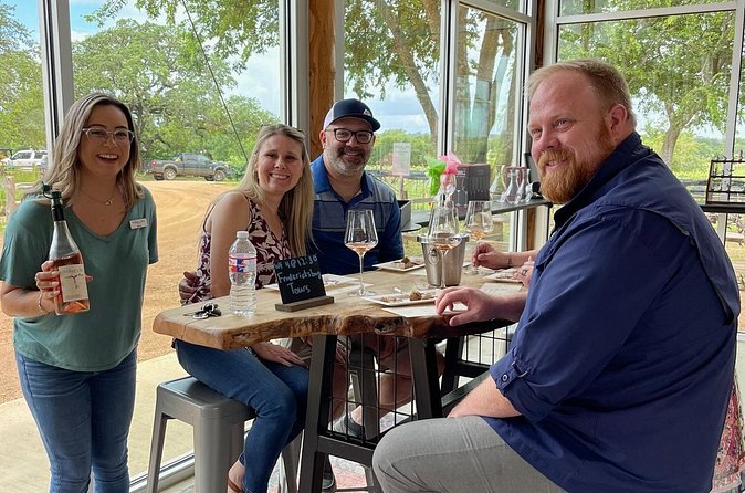 Fredericksburg Texas Area Wine Tastings: 3 Wineries and Lunch - Transportation, comfort, and the no-driving advantage