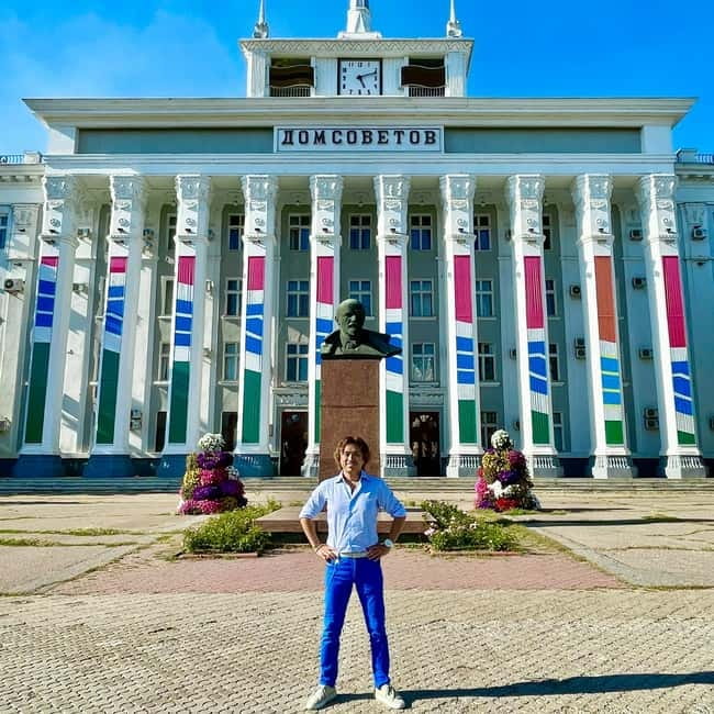From Chisinau:Transnistria and Castle Mimi Winery by car - Tiraspol, Lenin, tanks, and Soviet symbols