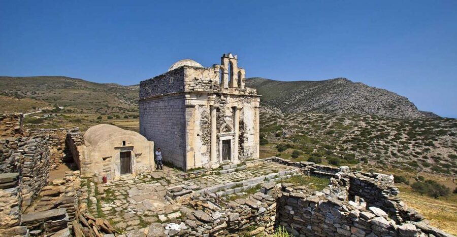 From Ios: RIB Boat Trip to Sikinos Island and Winery Tour - A traditional coffee shop and a slower pause