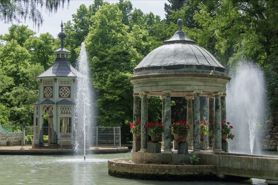 From Madrid: Traditional Villages, Winery Tour & Tapas Lunch - Who should book this outing