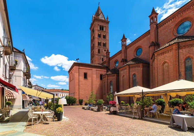 From Milan: Langhe Wine Region Day Trip with Barolo Tasting - Meeting the group at Milano Porta Garibaldi