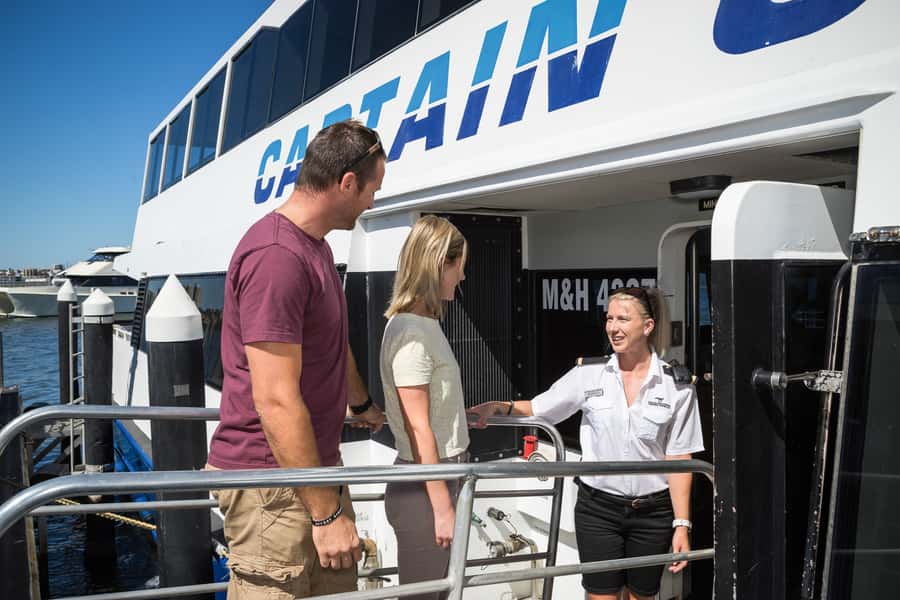 From Perth: Swan Valley Cruise, Winery, Cheese & Lunch - Mandoon Estate and the wine-and-macaron pairing