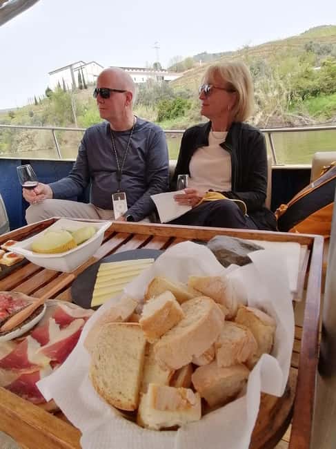 From Porto: 2 Boutique Wineries w/ Winery Lunch & 1-h cruise - The N323: a scenic entrance into wine country