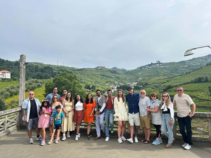 From Porto : Douro Valley sightseeing with 1 Winery Visit - Pinhão: choose between the river and the village