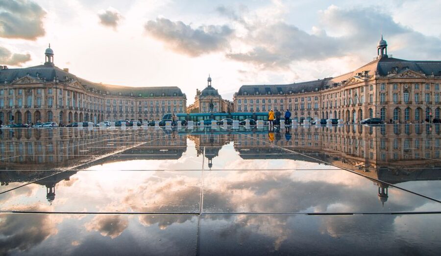 From San Sebastián: Bordeaux & Winery Private Guided Tour - Making the most of one free hour
