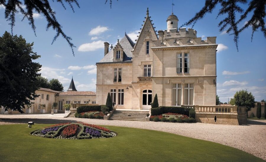 From San Sebastián: Bordeaux & Winery Private Guided Tour - Walking through Château du Payre’s wine country