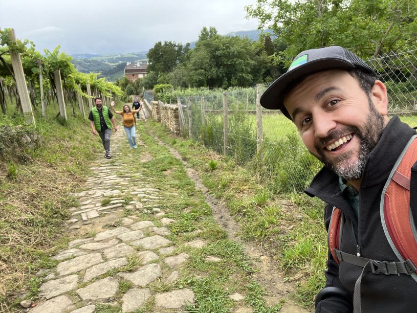 From San Sebastian: Guided Coastal Hike with Winery Tasting - From San Sebastián to Zarautz by train