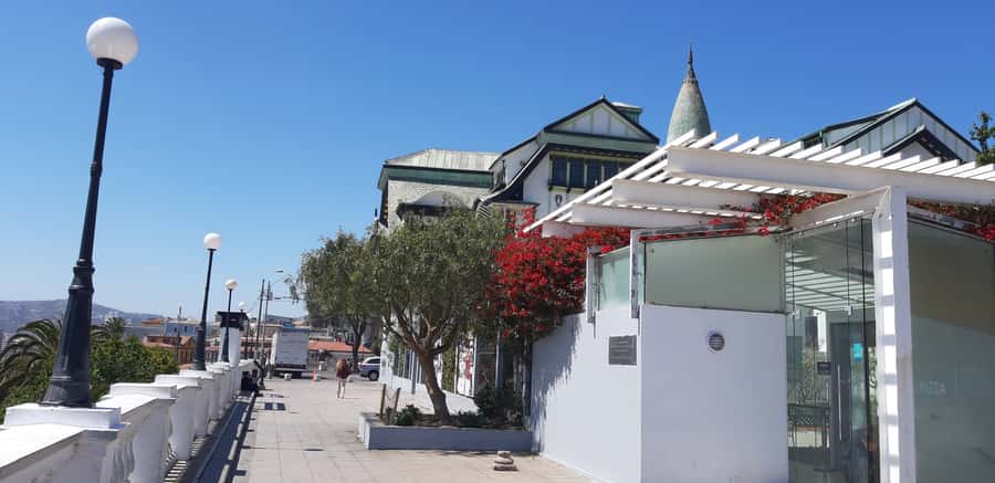 From Santiago: Isla Negra, Pablo Neruda Museum & Winery Tour - Why Isla Negra makes this more than a winery trip