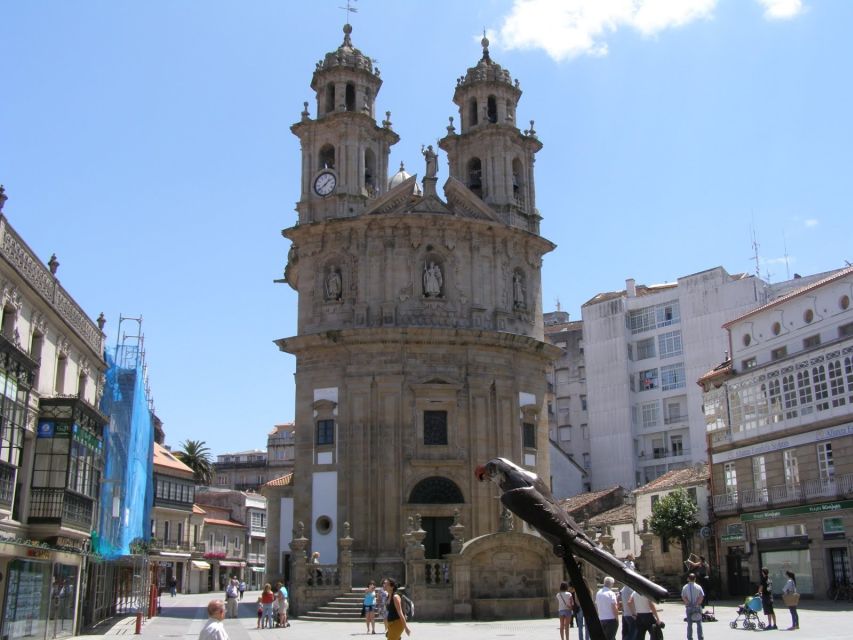From Santiago: Tour to Rias Baixas with Boat Trip and Winery - Illa da Toxa and the shell-covered chapel