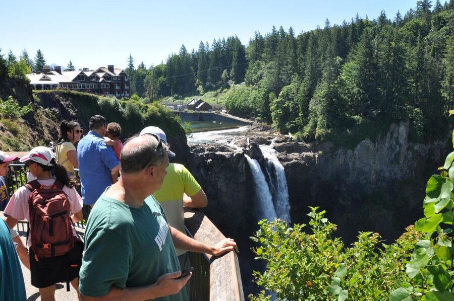 From Seattle: Snoqualmie Falls and Wineries Tour w/ Transfer - Woodinville wine country in a 2.5-hour window