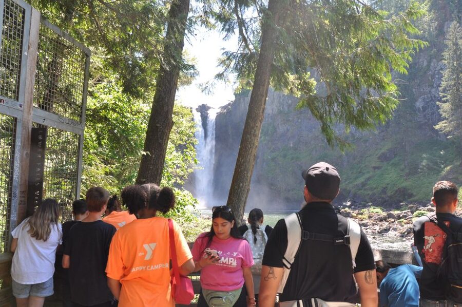 From Seattle: Snoqualmie Falls and Wineries Tour w/ Transfer - The return route and possible Seattle extras