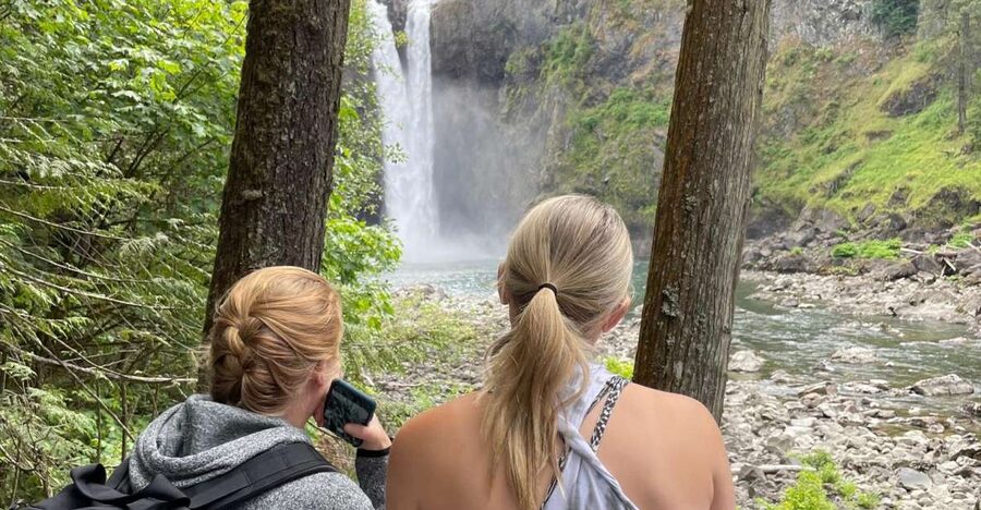 From Seattle: Snoqualmie Falls and Wineries Tour w/ Transfer - What the guides add to the day