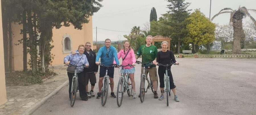 From Sitges: Cycling Tour with Winery visit and Tasting - Who will enjoy this most?