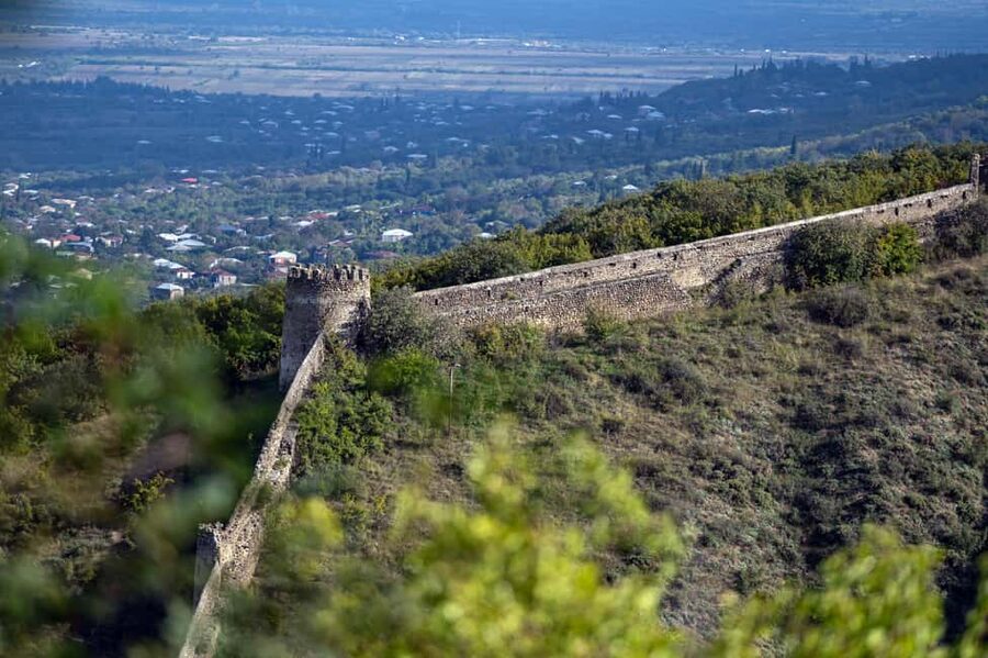 From Tbilisi: Kakheti Wine Region Tour with 9 Wine Tasting - Sighnaghi: old walls and the Alazani Valley