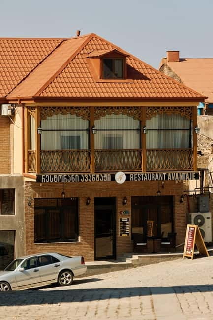 From Tbilisi: Kakheti Wine Region Tour with 9 Wine Tastings - What makes the guides important