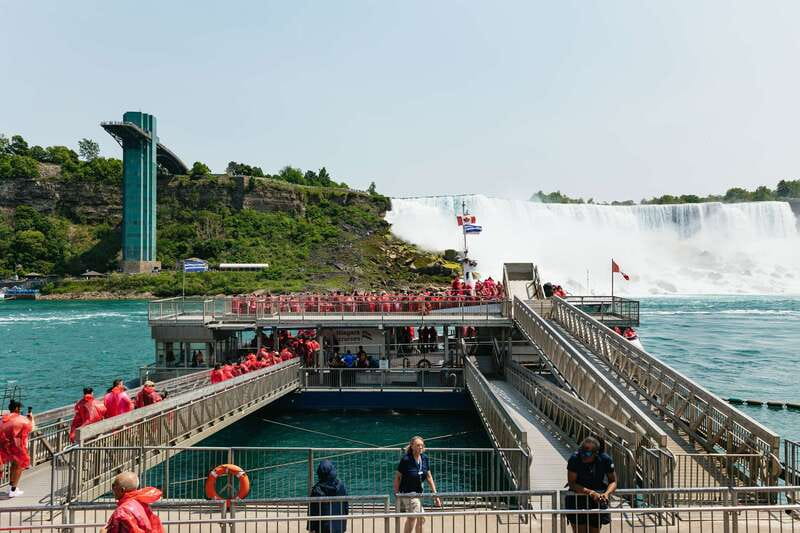 From Toronto: Niagara Falls + Winery, Cruise, & Lunch Option - Lunch overlooking the falls