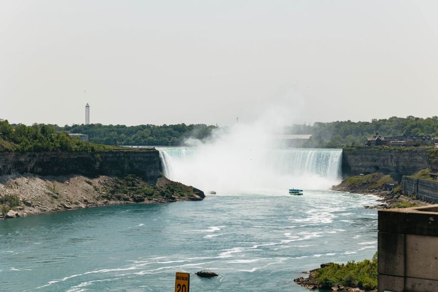 From Toronto: Niagara Falls + Winery, Cruise, & Lunch Option - Who should book this Niagara Falls day trip?