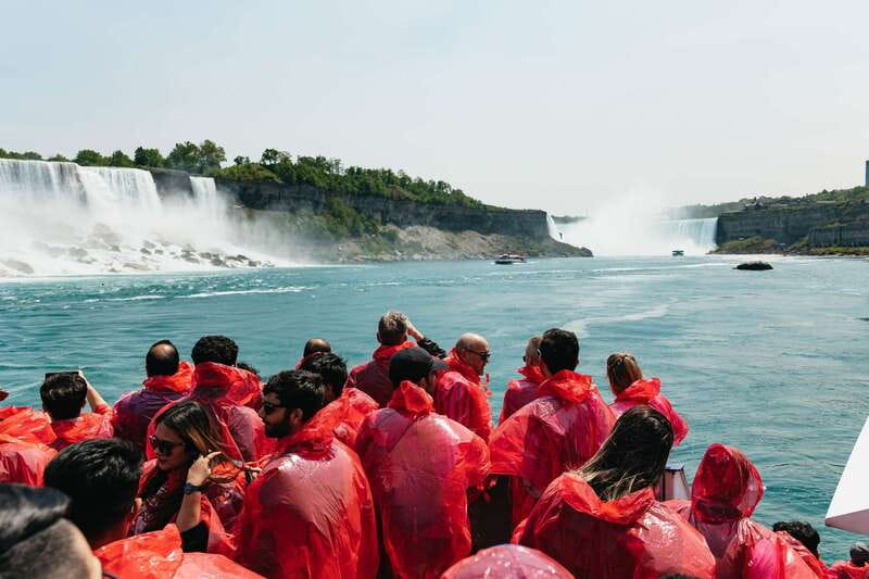 From Toronto: Niagara Falls + Winery, Cruise, & Lunch Option - The winery stop, a short taste of Niagara wine country
