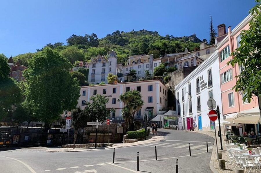 Full-day tour to Sintra with a visit to Pena Palace and Quinta da Regaleira - Key points to know before booking