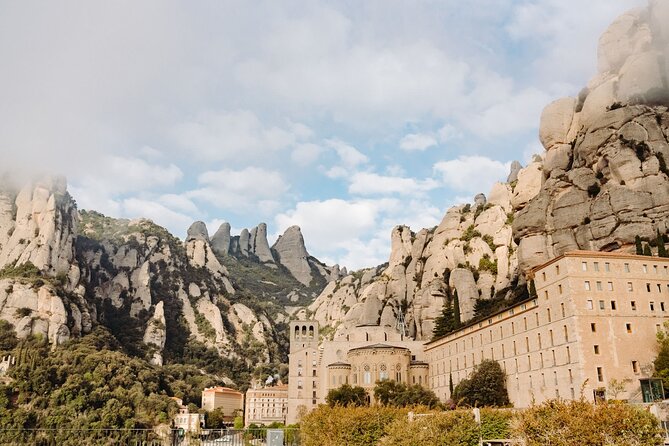 Full-Day Trip Barcelona to Montserrat Monastery & Cava Winery - Meeting at 7:50 a.m. near the Gothic Quarter