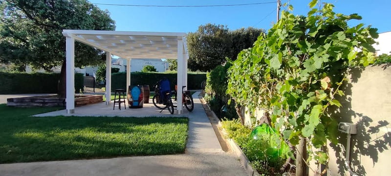 Gioia del Colle: Winery with Primitivo Tasting - Three glasses, three stories, and plenty of taralli