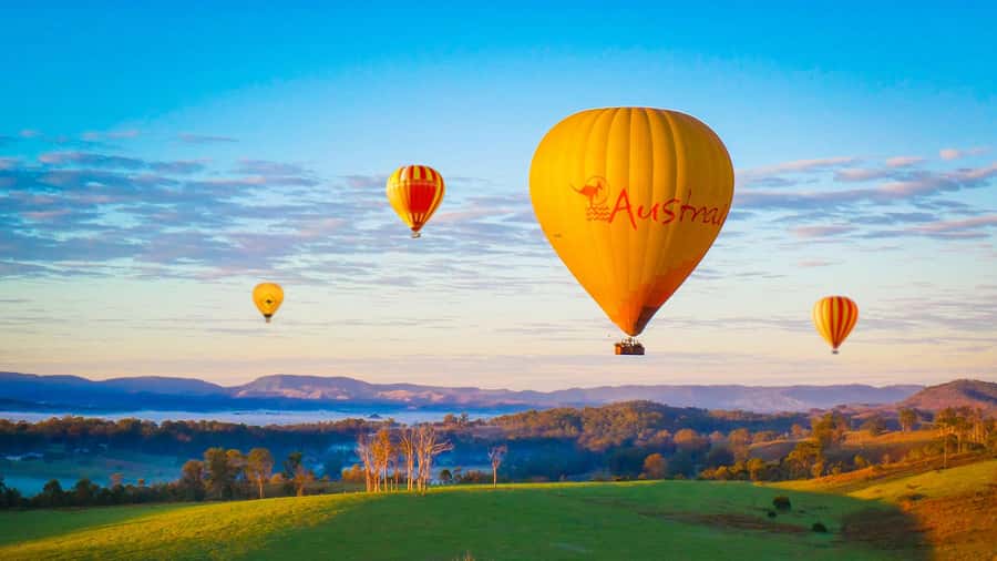 Gold Coast: Hot Air Balloon Flight and Vineyard Breakfast - What the flight feels like from the basket
