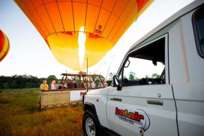 Gold Coast: Hot Air Balloon Flight and Vineyard Breakfast