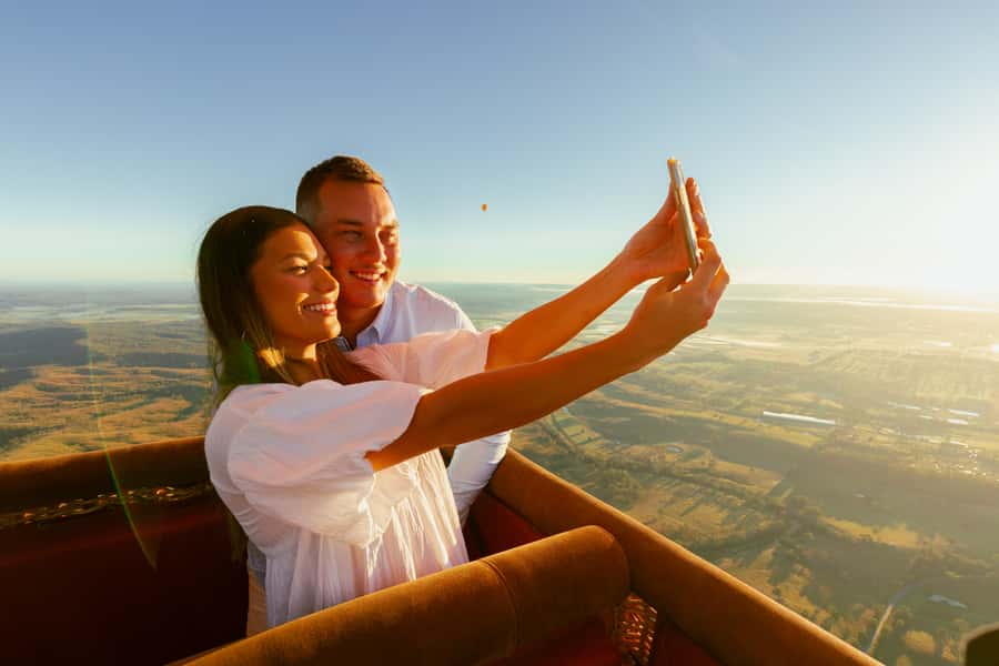 Gold Coast: Hot Air Balloon Flight and Vineyard Breakfast - Landing, packing, and photos inside the balloon