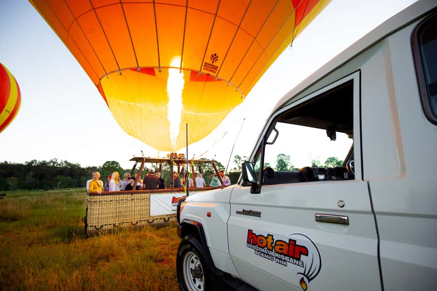Gold Coast: Hot Air Balloon Flight and Vineyard Breakfast - Watching a ten-storey balloon take shape