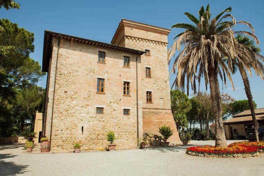 Goretti Winery Tour and Wine Tasting - Arriving at Cantina Goretti in Umbria