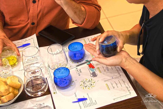 Guided Tasting of 3 Extra Virgin Olive Oils at Douloufakis Winery - How the one-hour tasting is likely to unfold