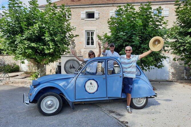 Half-day guided tour on the Burgundy wine Route in a classic car - A 2CV is the right vehicle for Burgundy