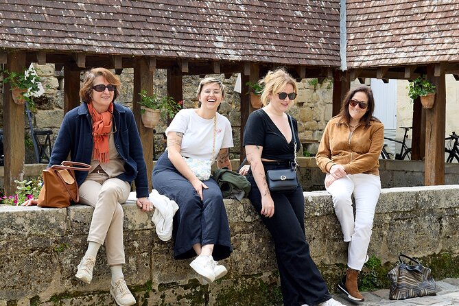 Half day tour Saint-Emilion : Village & Château with wine tasting - Arriving among Saint-Émilion’s vines