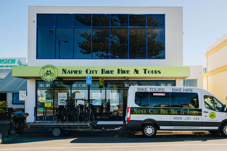 Hawke's Bay: Self Guided Coast to Vineyards Cycle Tour - Choosing Between Four Hawke’s Bay Wineries