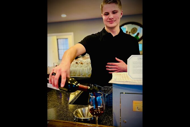 Helen N. Georgia Private Winery Tour, Dine and Shop from Atlanta - Guides can shape the day