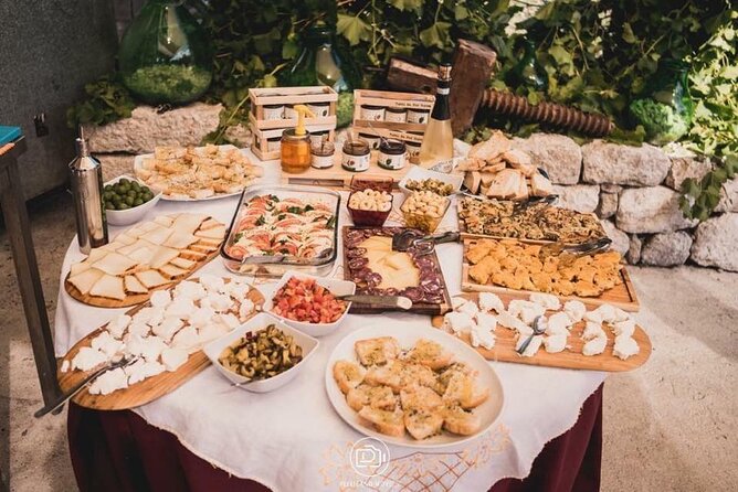 Irpinia Tour of the Vineyards, Cooking Class and Wine-Tasting - Making Maccaronara and wood-fired pizza