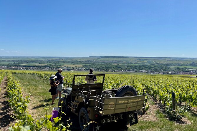 Jeep tour in the Champagne Vineyard with tasting - Nicolas makes the countryside easier to understand
