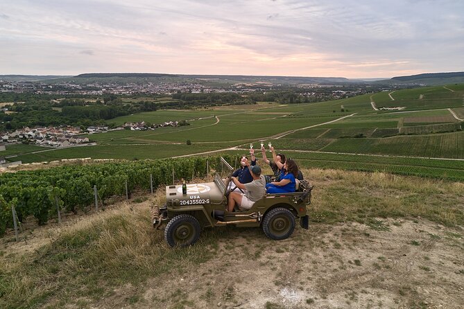 Jeep tour in the Champagne Vineyard with tasting - Épernay opens with the three valleys
