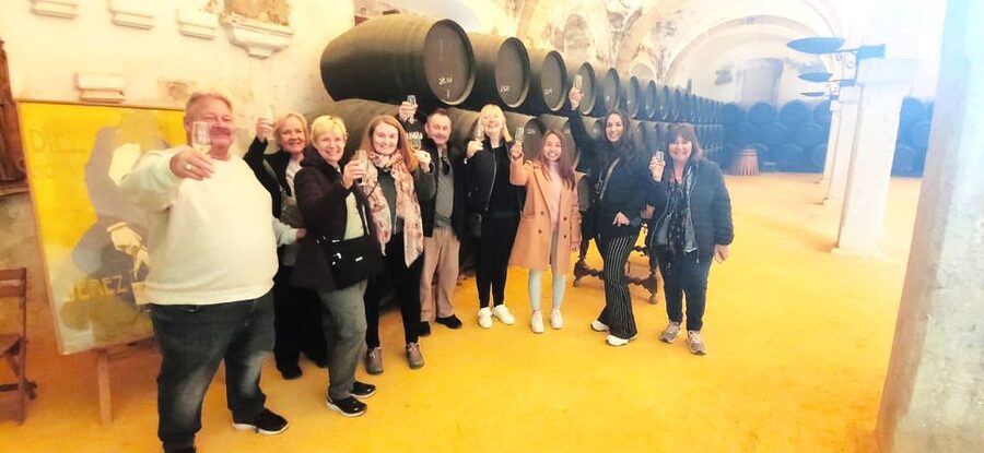 Jerez: Guided Winery Tour with Wine Tasting - Entering Cayetano del Pino in central Jerez