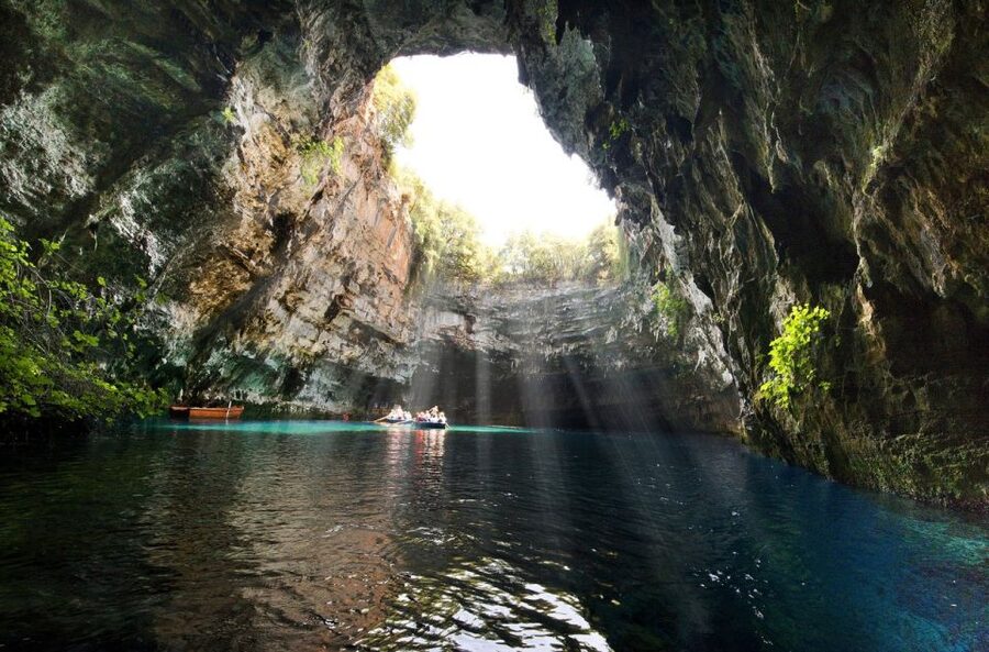 Kefalonia: Full-Day Island Tour with Winery Visit - Robola Winery and the story behind the bottle