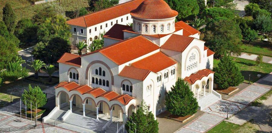 Kefalonia Highlights Robola Winery, Melissani & Fiscardo - Drogarati Cave and 150 steep steps