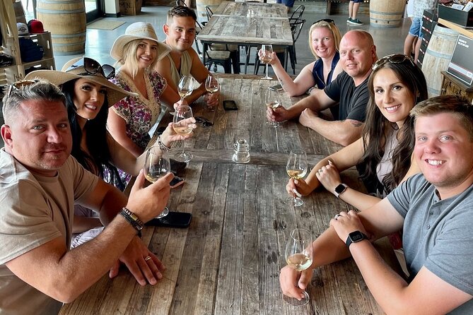 Kelowna Mystery Full Day Guided Wine Tour With 5 Wineries - Five wineries, one lunch, and very little driving to manage